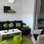Kinderfreundliche Ferienwohnung In Niedersfeld Mit Terrasse
